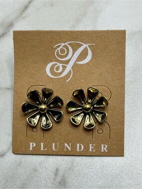 Plunder Vintage Look Floral Stud Earrings